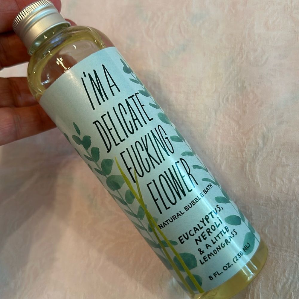 Blue Q Bubble Bath Delicate Flower Eucalyptus Neroli Lemongrass